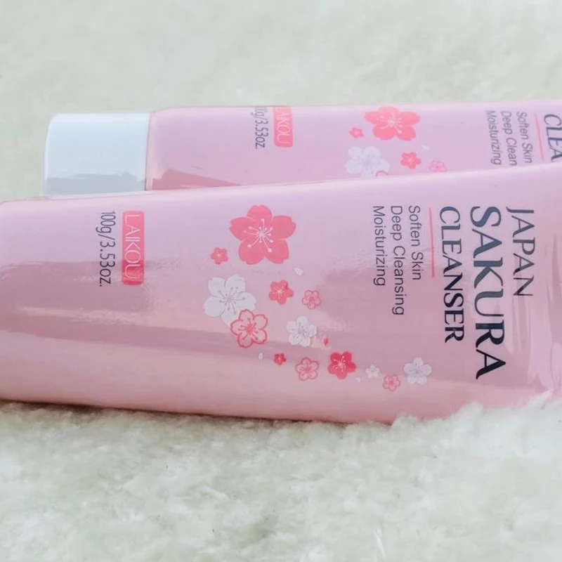 Laikou Japan Sakura Cleanser (100 gm)