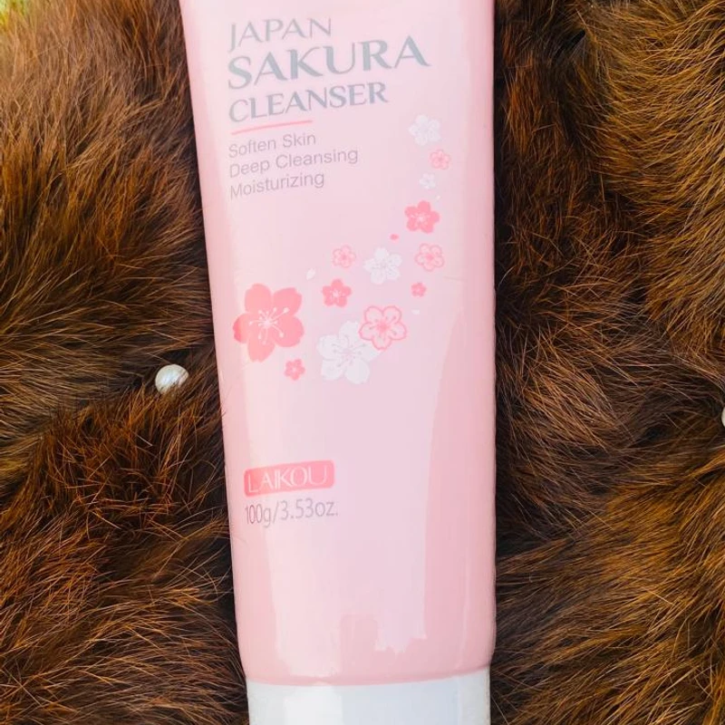 Laikou Japan Sakura Cleanser (100 gm)
