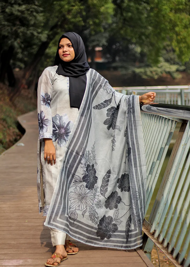 খুবশুরত থ্রি-পিস – আভিজাত্যের অনন্য প্রকাশ