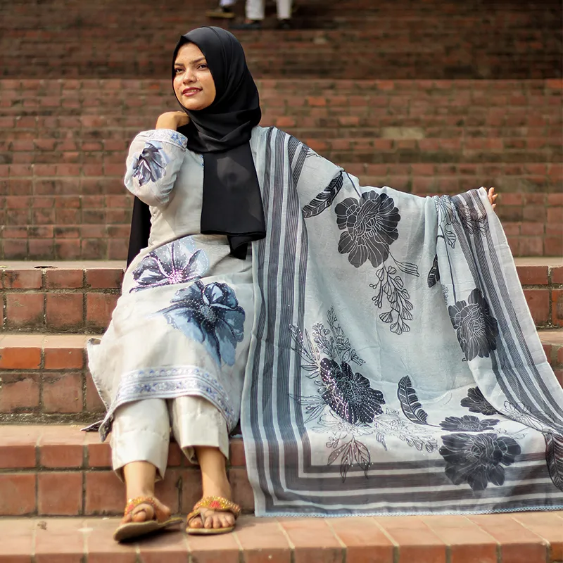 খুবশুরত থ্রি-পিস – আভিজাত্যের অনন্য প্রকাশ