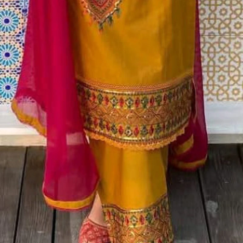 Sequence Embroidery Three Piece - Image 4