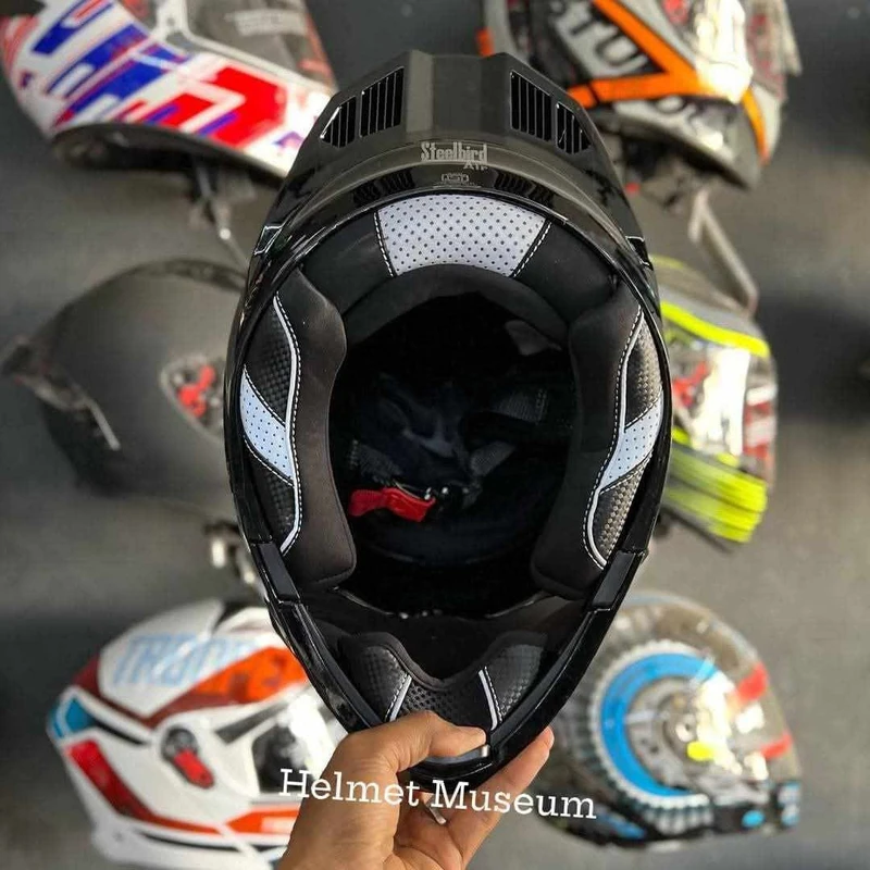 𝐒𝐭𝐞𝐞𝐥𝐛𝐢𝐫𝐝 𝐀𝐢𝐫 𝐒𝐁𝐀-𝟐𝟎 𝐌𝐨𝐝𝐮𝐥𝐚𝐫 𝐅𝐮𝐥𝐥 𝐅𝐚𝐜𝐞 𝐇𝐞𝐥𝐦𝐞𝐭– Glossy Black, ISI Certified Dual Visor with Inner Sunshield & Free Clear Visor - Image 5