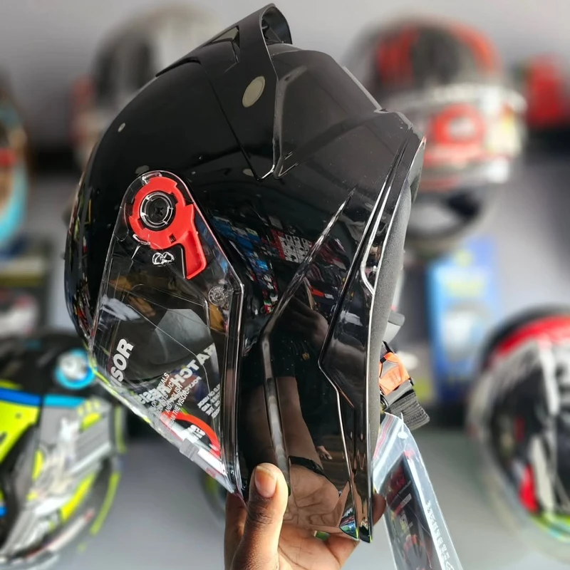 Studds Raider glossy black Full face light weight helmet with Spoiler - Image 5