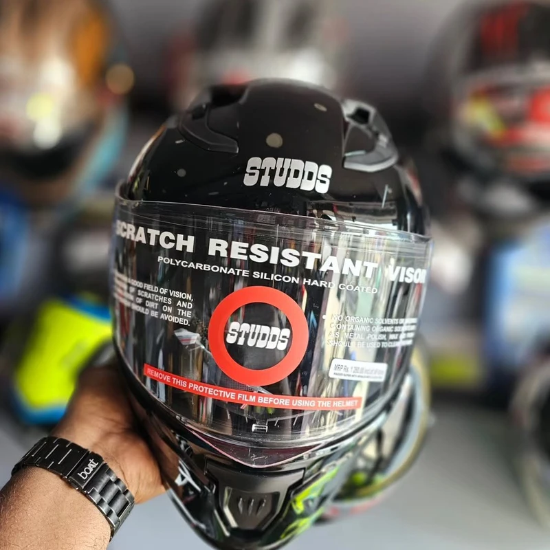 Studds Raider glossy black Full face light weight helmet with Spoiler - Image 6