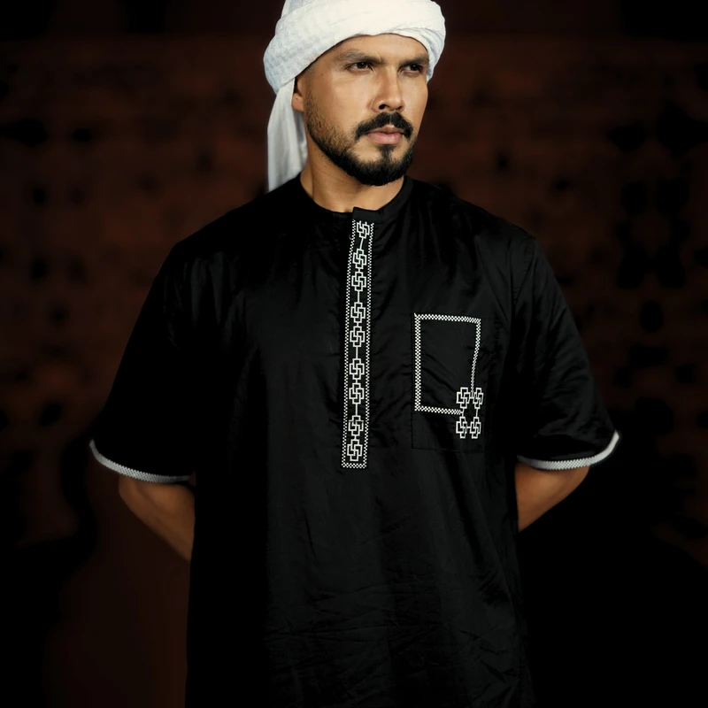 Z-𝐁𝐥𝐚𝐜𝐤 Half 𝐬𝐥𝐞𝐞𝐯𝐞 𝐓𝐡𝐨𝐛𝐞. 𝑰𝒓𝒂𝒏𝒊 𝑳𝒖𝒙𝒂𝒓𝒚  𝑬𝒎𝒃𝒓𝒐𝒊𝒅𝒆𝒓𝒚 - Image 3