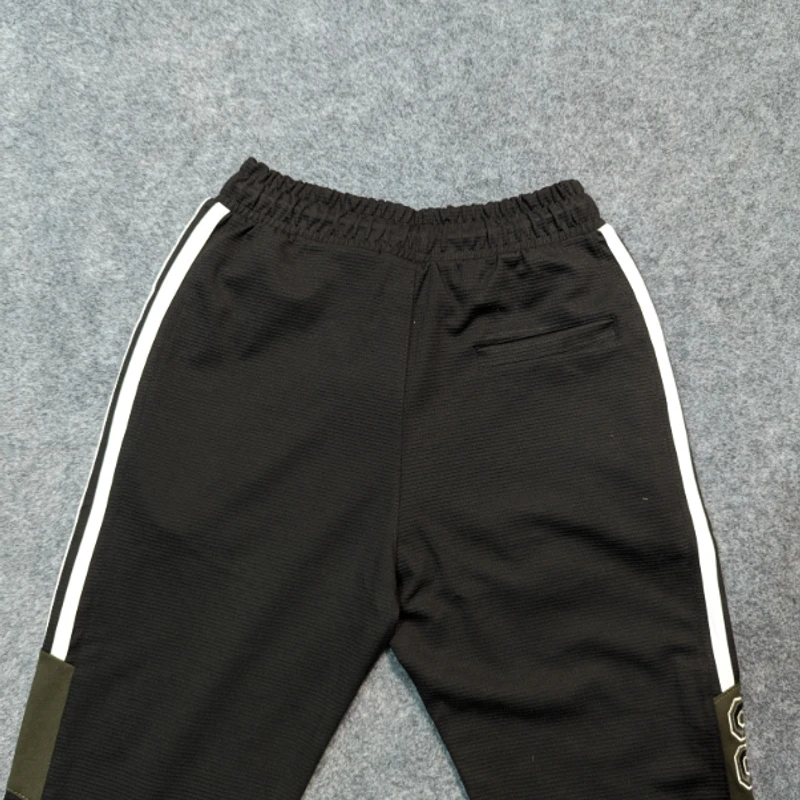 Men’s Relaxed Fit joggers in Black - Thumbnail 4