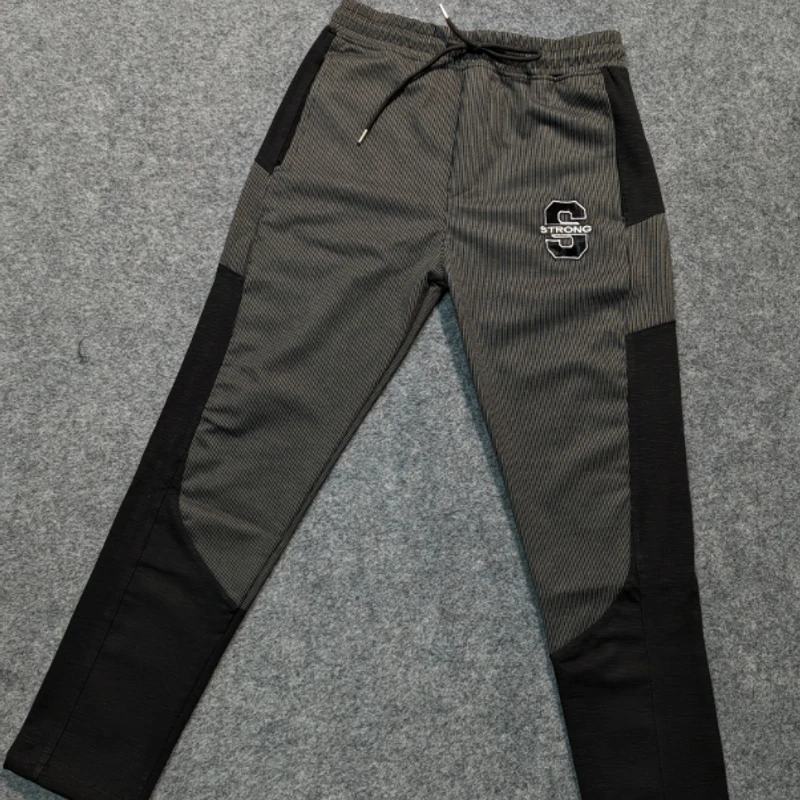 Men’s Relaxed Fit joggers in Black - Thumbnail 3