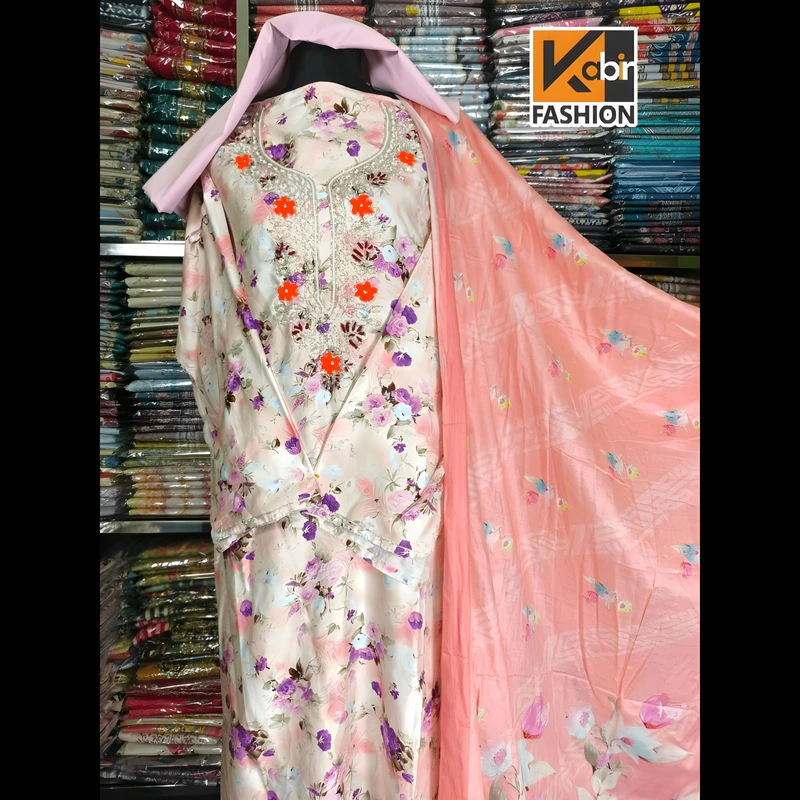 প্রিমিয়াম এম্ব্রয়ডারি করা থ্রি-পিছ