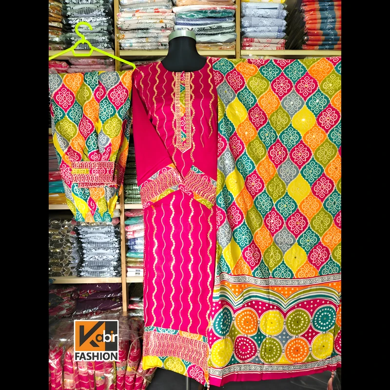 সিকুয়েন্স এম্ব্রয়ডারি করা আকর্ষণীয় পার্টি ড্রেস