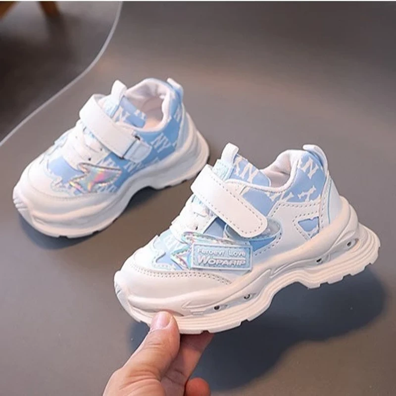Girls Boys Sneakers LED Light Up Shoes Soft Sole Non-Slip Sneakers Shoes Outdoor for Toddler/Little Kid/Big Kid