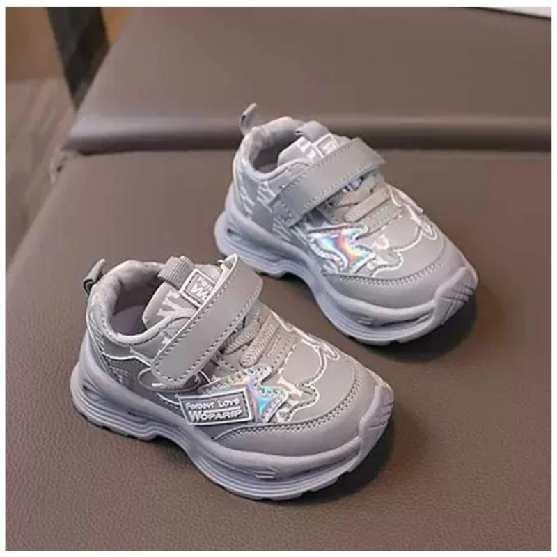 Girls Boys Sneakers LED Light Up Shoes Soft Sole Non-Slip Sneakers Shoes Outdoor for Toddler/Little Kid/Big Kid