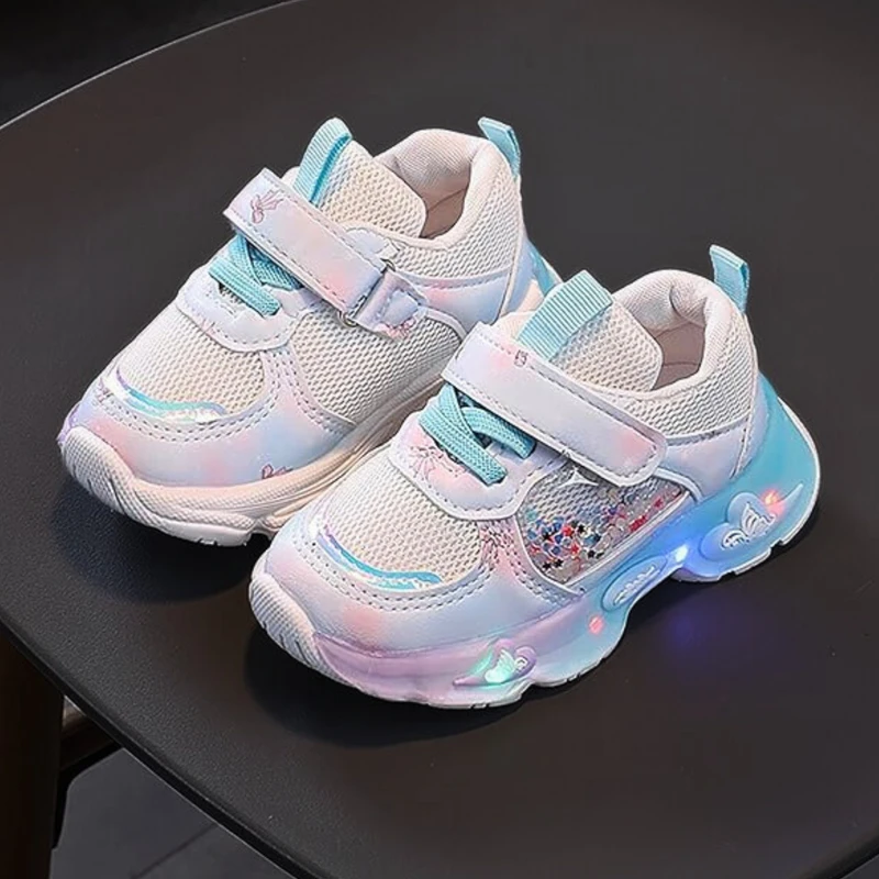 Children's Light Up Sport Shoes Mesh Lightweight Breathable Tennis Shoes Non Slip Luminous Casual Walking Shoes