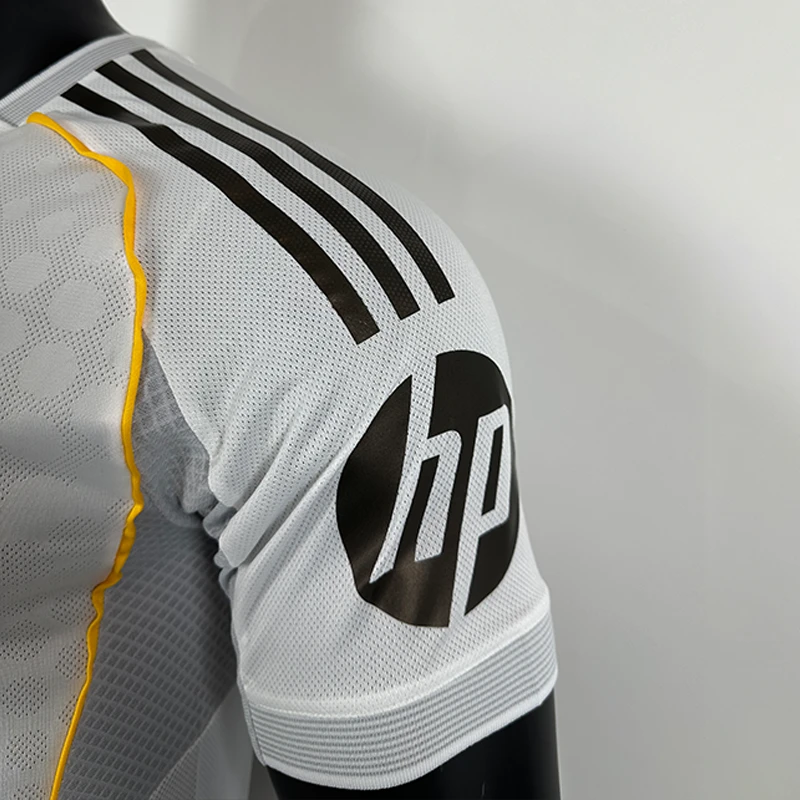 Real Madrid Home Kit 2025/26 - Thumbnail 5