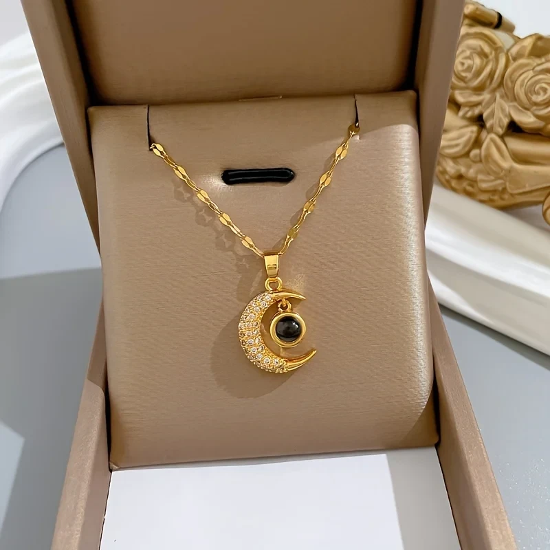 Women moon Necklace Korean Style Exquisite Fashion