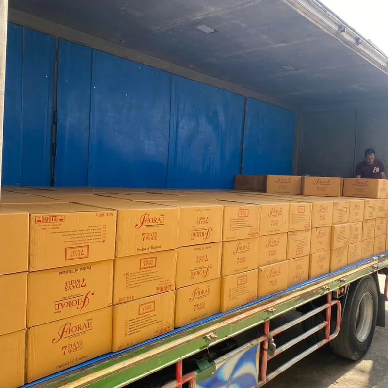 Fiorae 7 Days Papaya & Gluta Plus Kojic Whitening Soap 165g - Image 6