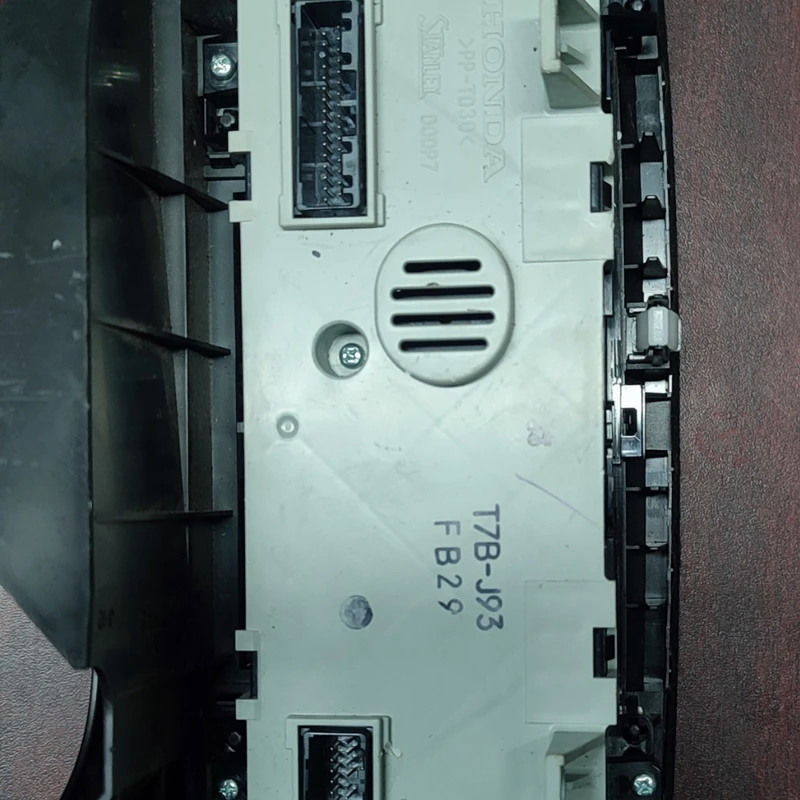 T7B-J93 FB29 HONDA VEZEL AC PANEL