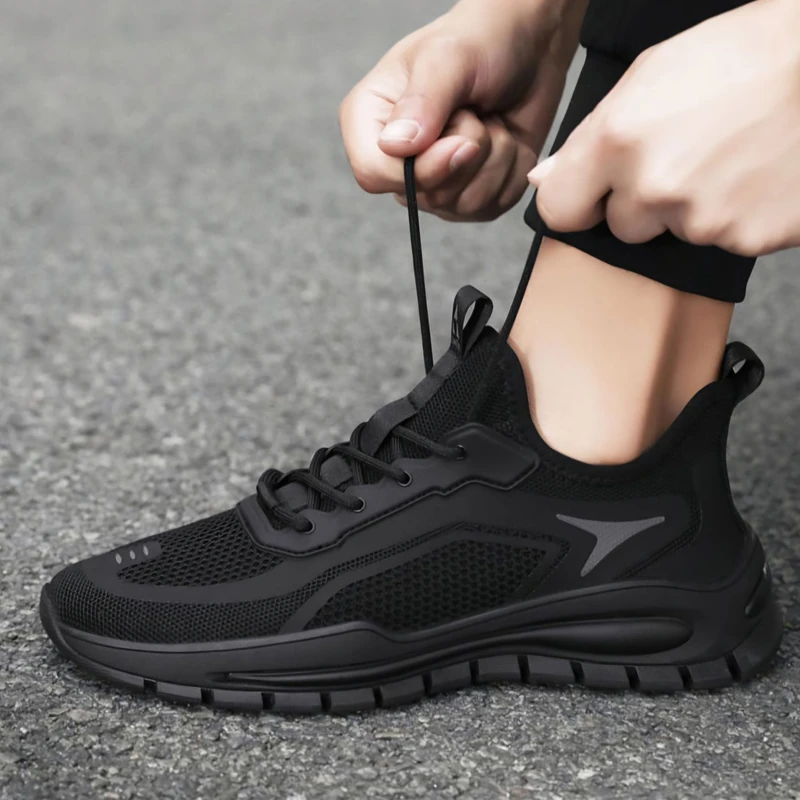 Men's Breathable Running Shoe in black - Image 3