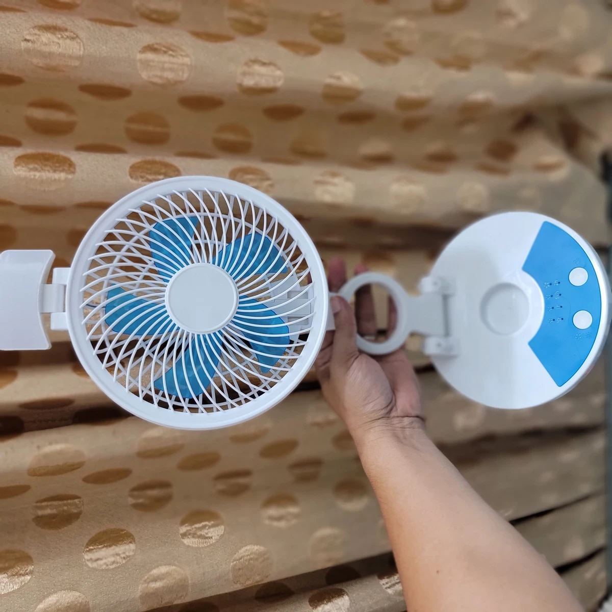 Rechargeable Table fan with light ( 1 year Warranty ) - Thumbnail 4