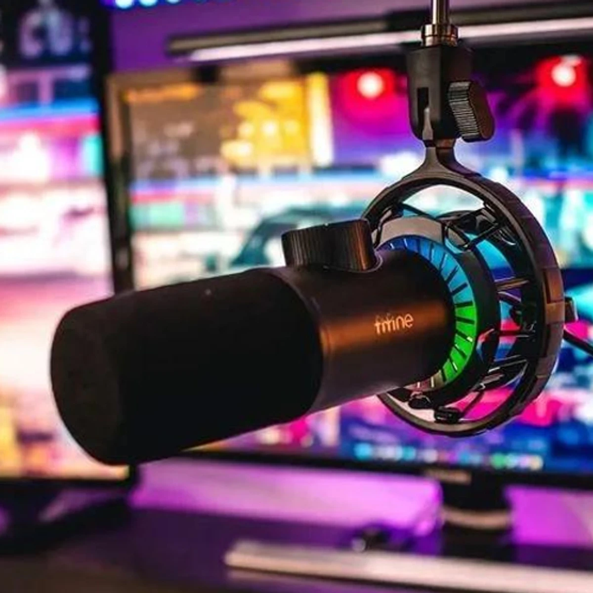 FIFINE K658 USB Dynamic Cardioid Podcast Microphone With A Live Monitoring, Gain Control, Mute Button - Thumbnail 4