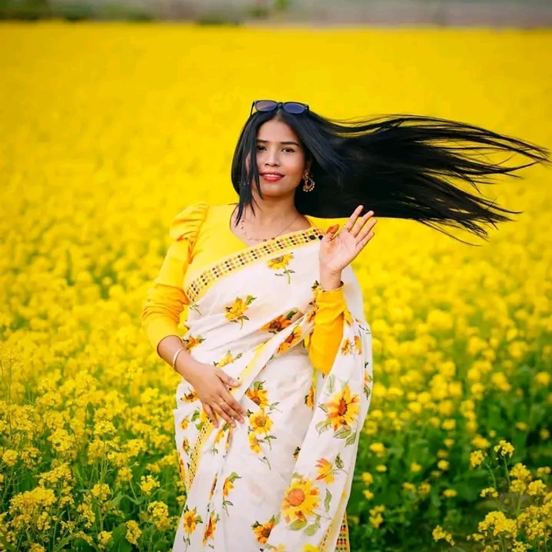 বসন্ত উৎসবের জন্য আদর্শ হাফ সিল্ক সানফ্লাওয়ার শাড়ি - আপনার স্টাইলে নতুন মাত্রা যোগ করুন" - Image 3