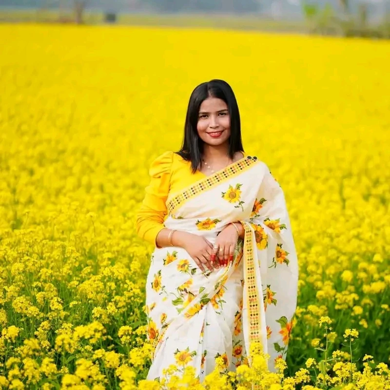 বসন্ত উৎসবের জন্য আদর্শ হাফ সিল্ক সানফ্লাওয়ার শাড়ি - আপনার স্টাইলে নতুন মাত্রা যোগ করুন" - Image 6