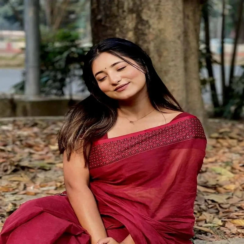 আড়ং কটন নকশি পাড় শাড়ি - Image 3