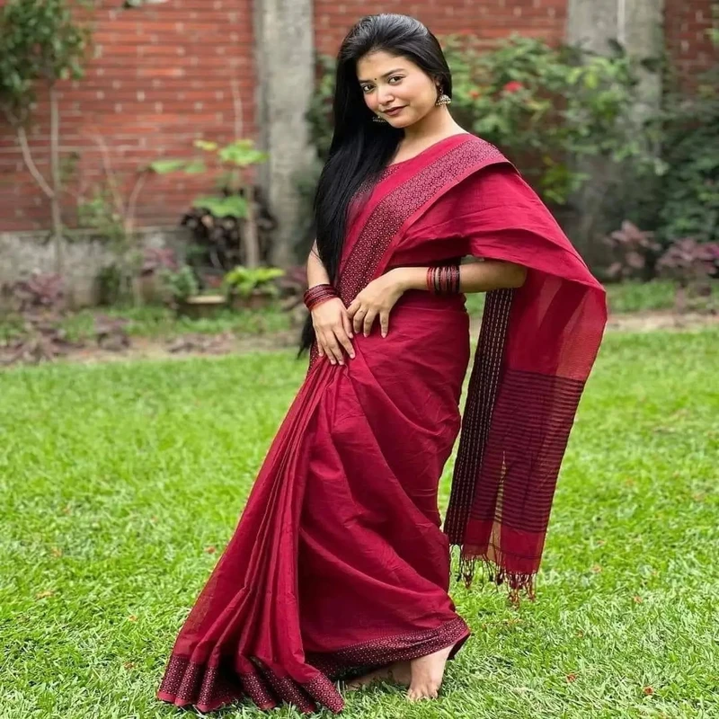 আড়ং কটন নকশি পাড় শাড়ি