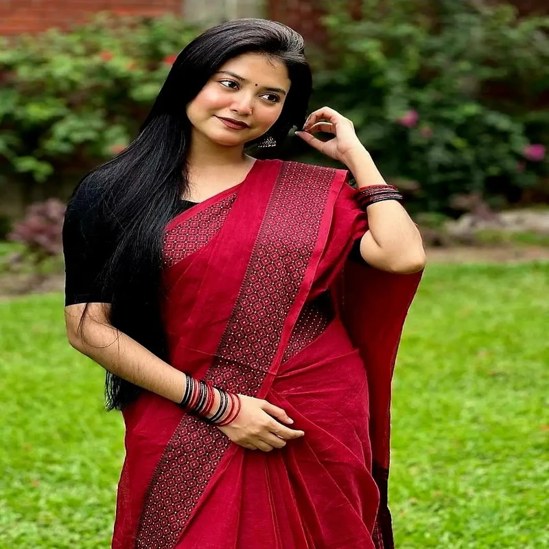 আড়ং কটন নকশি পাড় শাড়ি