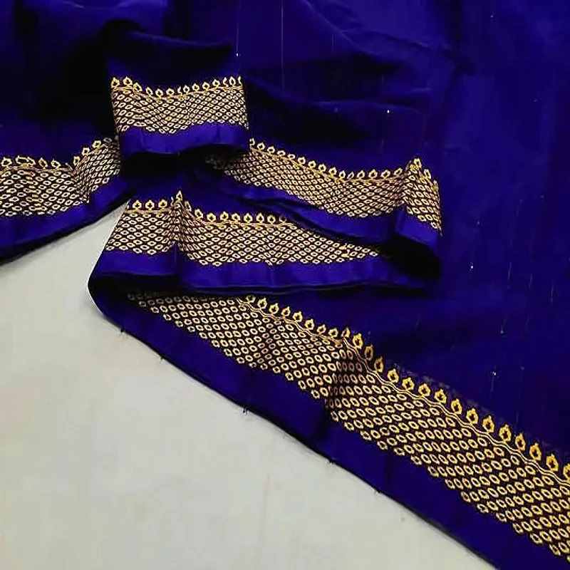 হাফ সিল্ক নকশি পাড় শাড়ি