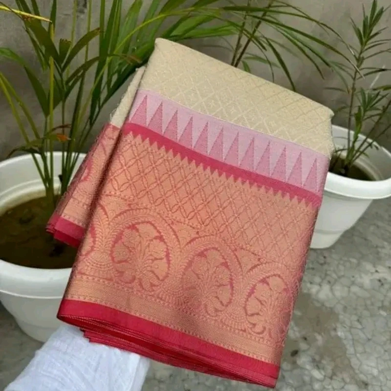 ঈদ স্পেশাল ডিজাইনার ফেন্সি ব্রাইডাল শাড়ি – সিলভার ও রেড কম্বিনেশন - Image 3