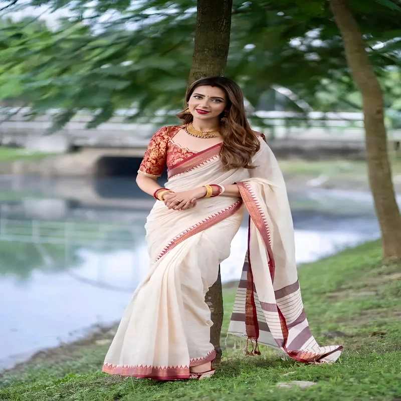 পিওর আড়ংয়ের কটন নকশি পাড় শাড়ি | ক্লাসিক এবং আরামদায়ক - Image 4