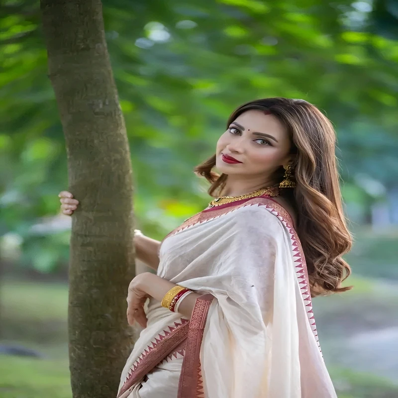 পিওর আড়ংয়ের কটন নকশি পাড় শাড়ি | ক্লাসিক এবং আরামদায়ক