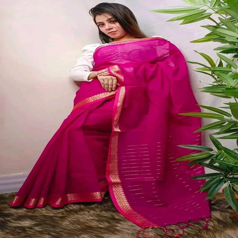 গোলাপি রঙের আরামদায়ক আধুনিক হাফ সিল্ক শাড়ি