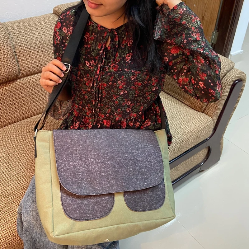 Unisex Light Green Color Crossbody Bag