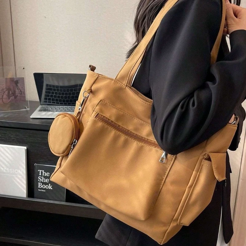 Lightweight Spacious Trendy Shoulder Bag