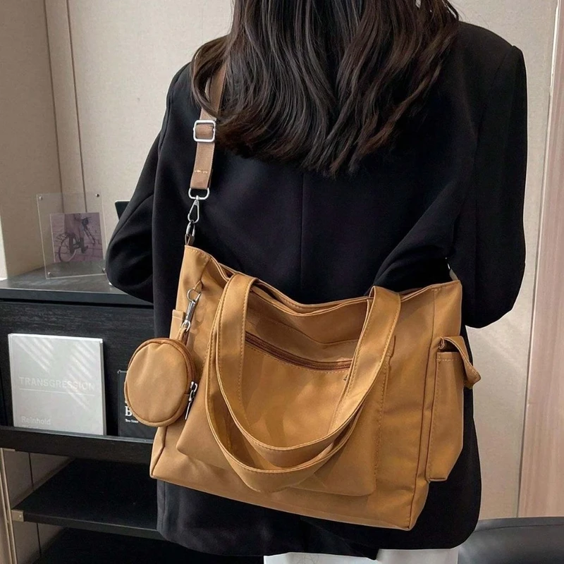 Lightweight Spacious Trendy Shoulder Bag