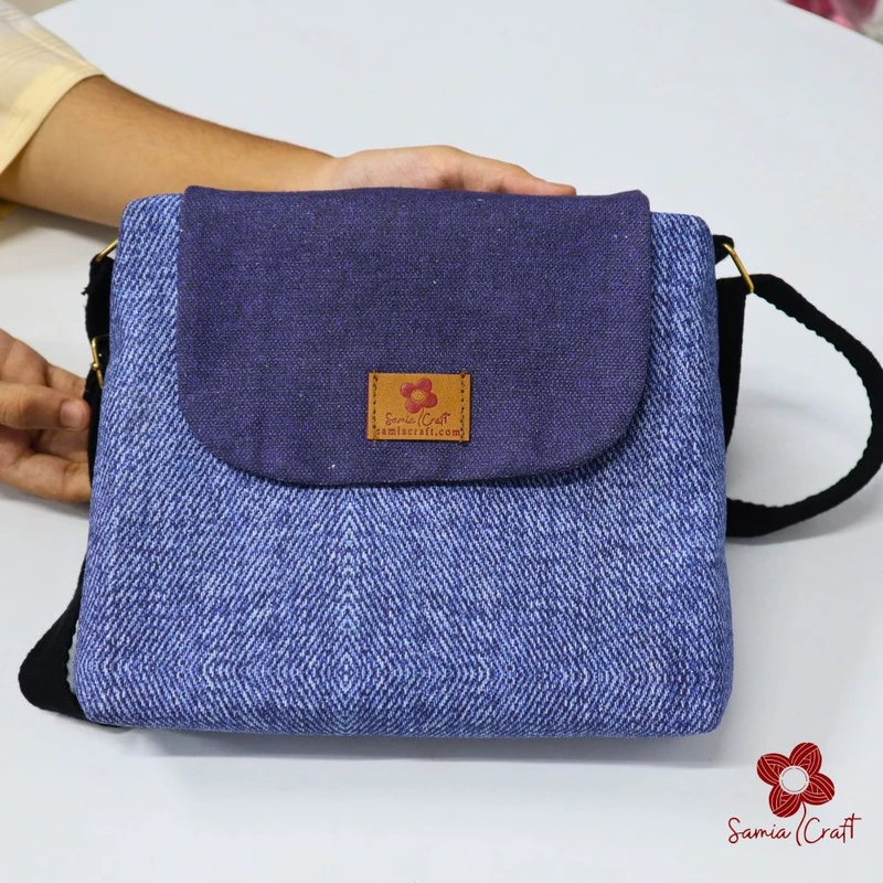 Blue Minimalist Design Women's Cross Bag - Image 5