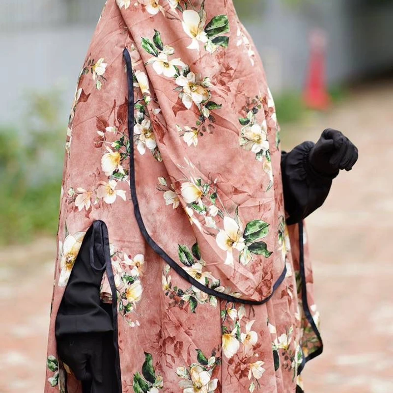 ইকরা হিজাব Y2