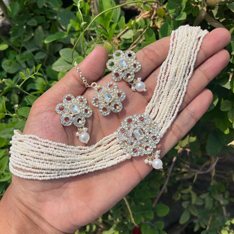 Small Pearl Jewellery Set - Image 3