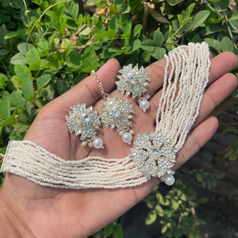 Small Pearl Jewellery Set - Image 4