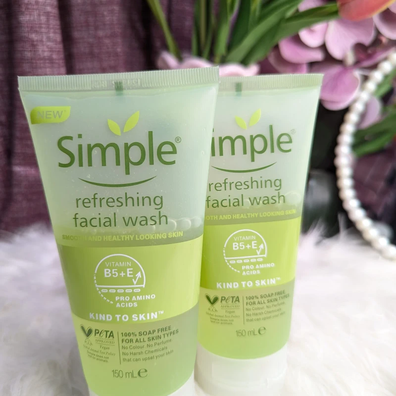 Buy 1 Get 1 Free Simple Refreshing Face Wash