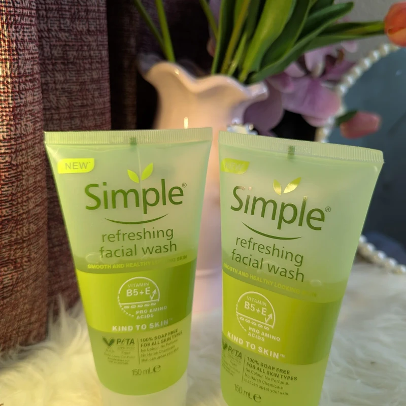 Buy 1 Get 1 Free Simple Refreshing Face Wash