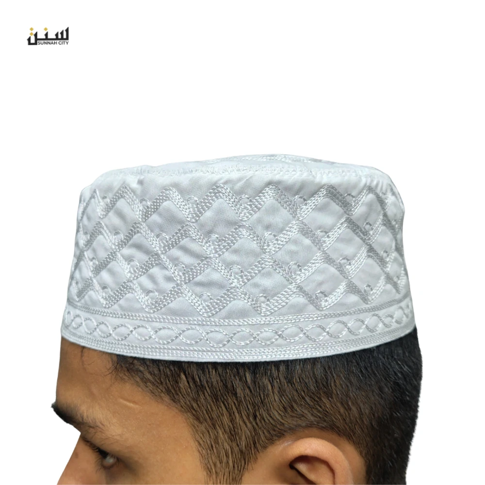 Handcrafted Saudi White Cotton Tupi – Geometric