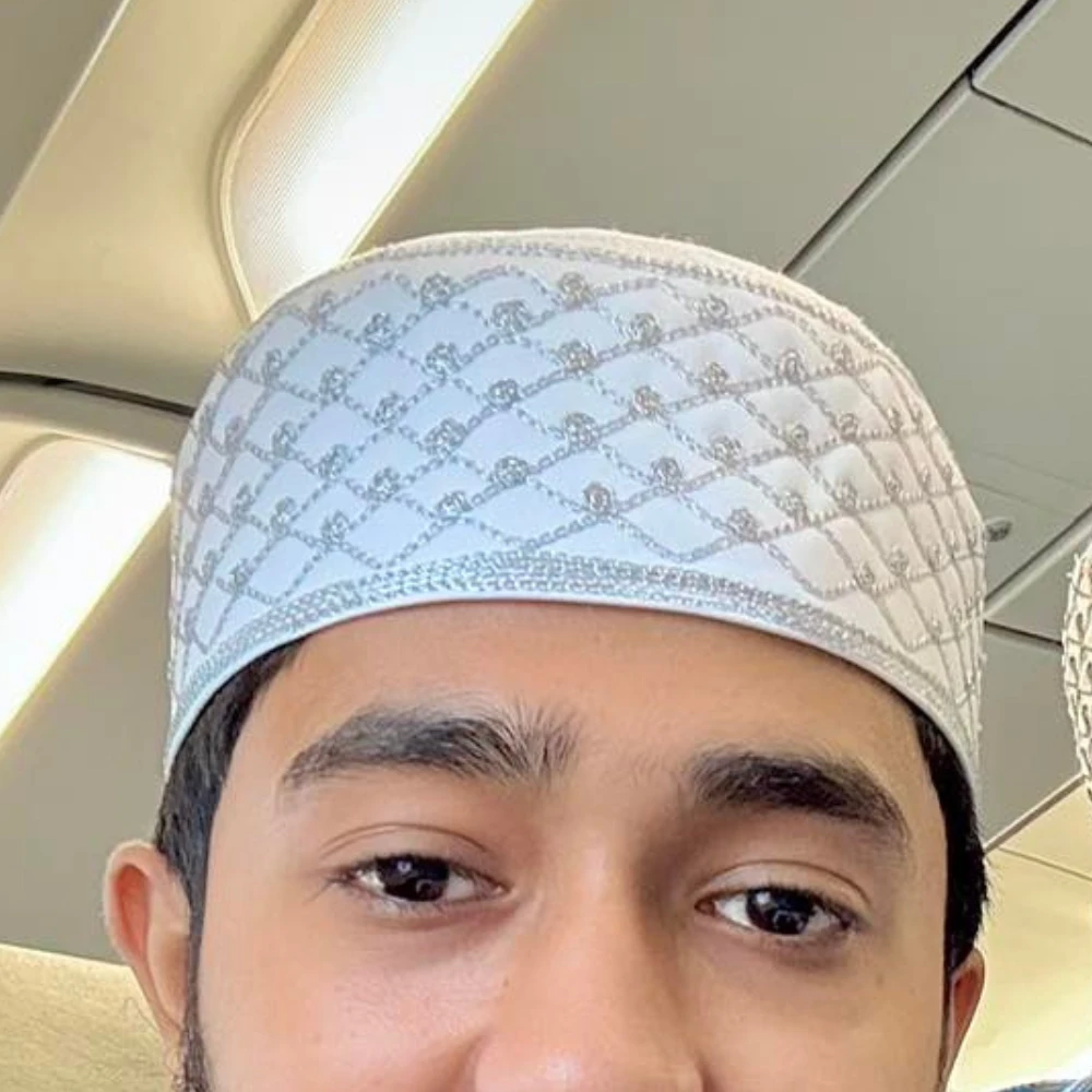 Azhari Tupi – White and Silver Color