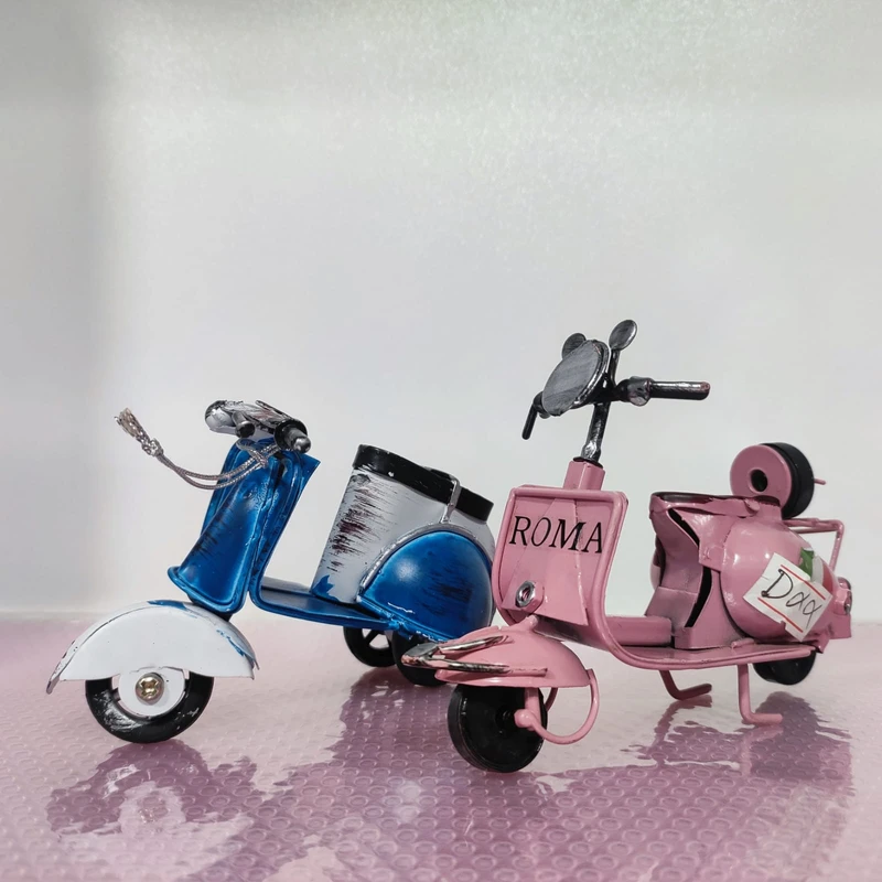 Antik Matal Vespa Car