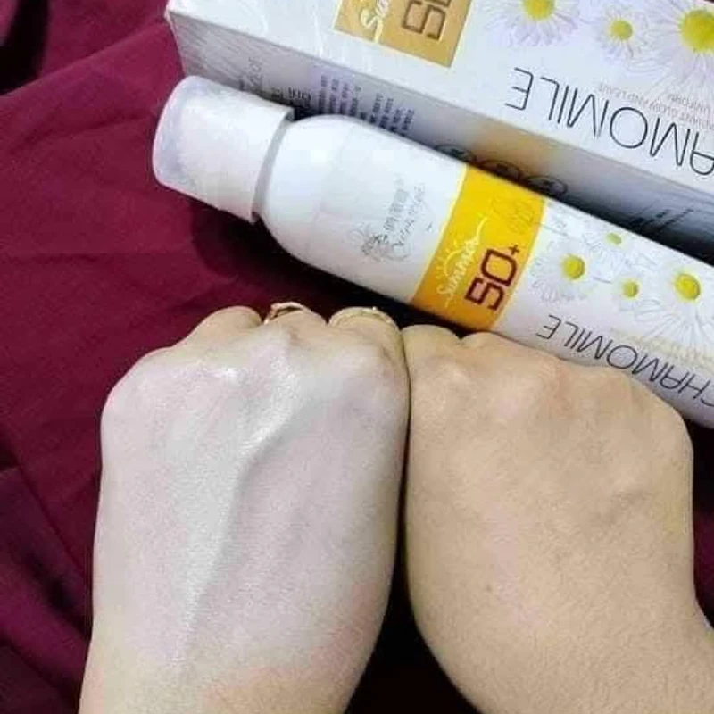 Chamomile Whitening Spray Sunscreen 200ml - Image 3