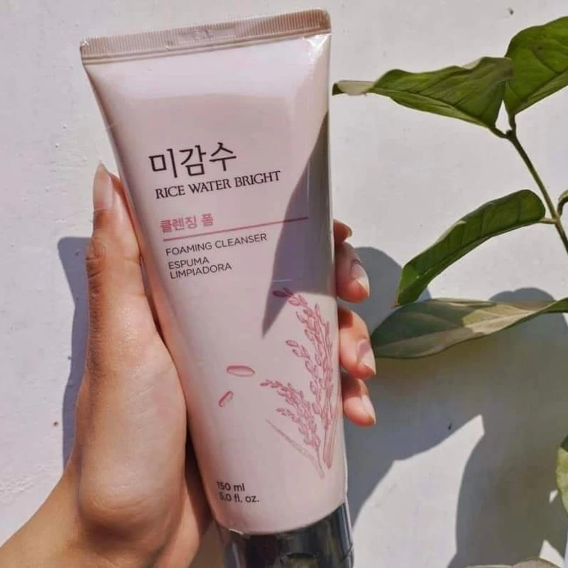 The Face Shop Rice Water Bright Foaming Face Wash - Image 3