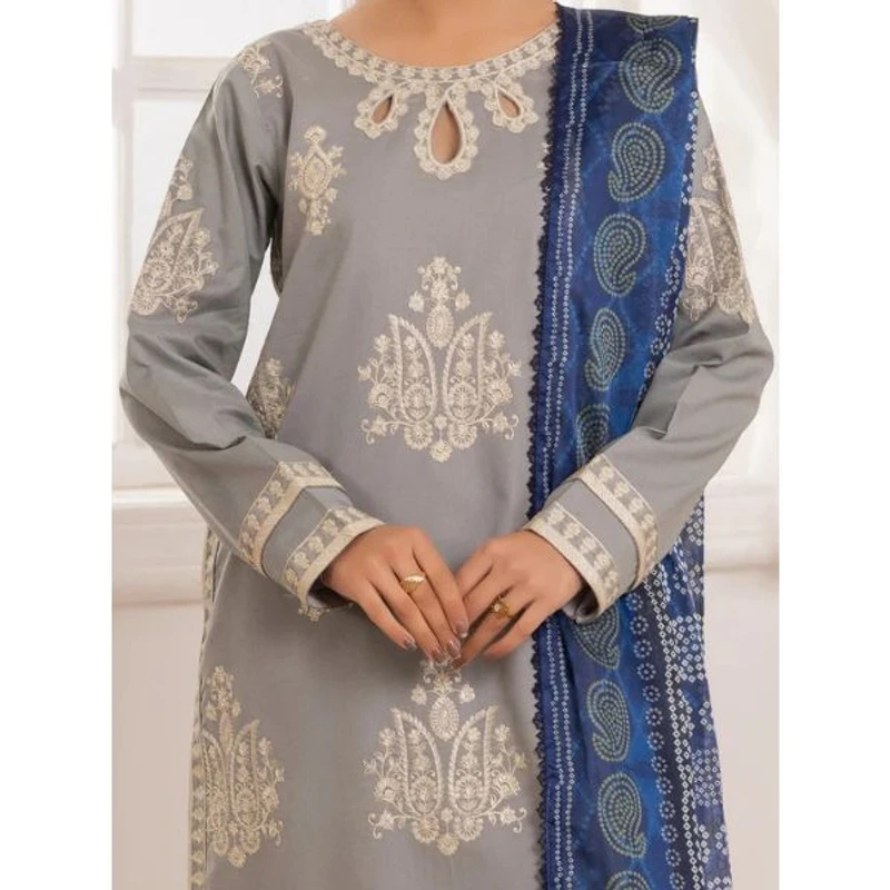 MOHAGNI-3PC LAWN EMBROIDERED SHIRT WITH MONARK PRINTED DUPATTA AND TROUSER | The Velvet Closet - Image 3