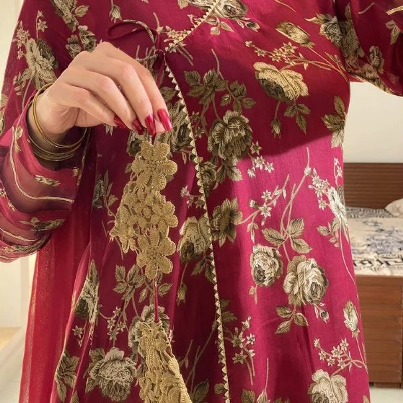 Special Printed Gown Style Three-Piece | The Velvet Closet - Image 4