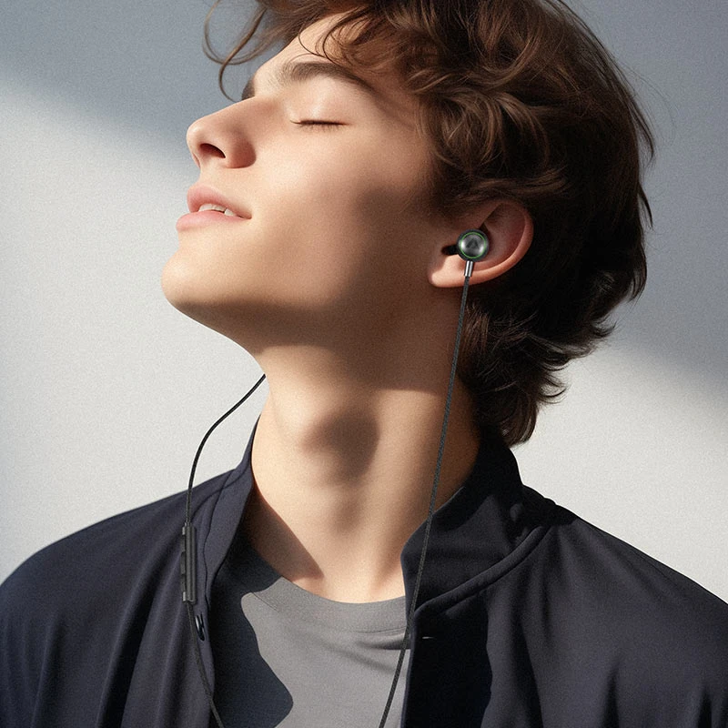 L5 USB-C in-ear wired earphones with mic - Thumbnail 3